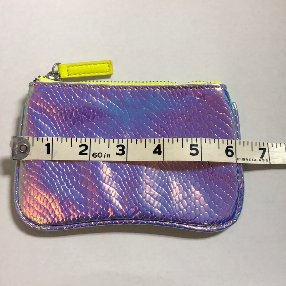 Urban Outfitters Change Purse - Picture 3 of 5